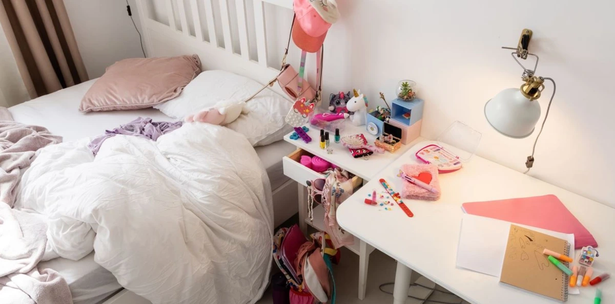 How to declutter a child's bedroom step by step